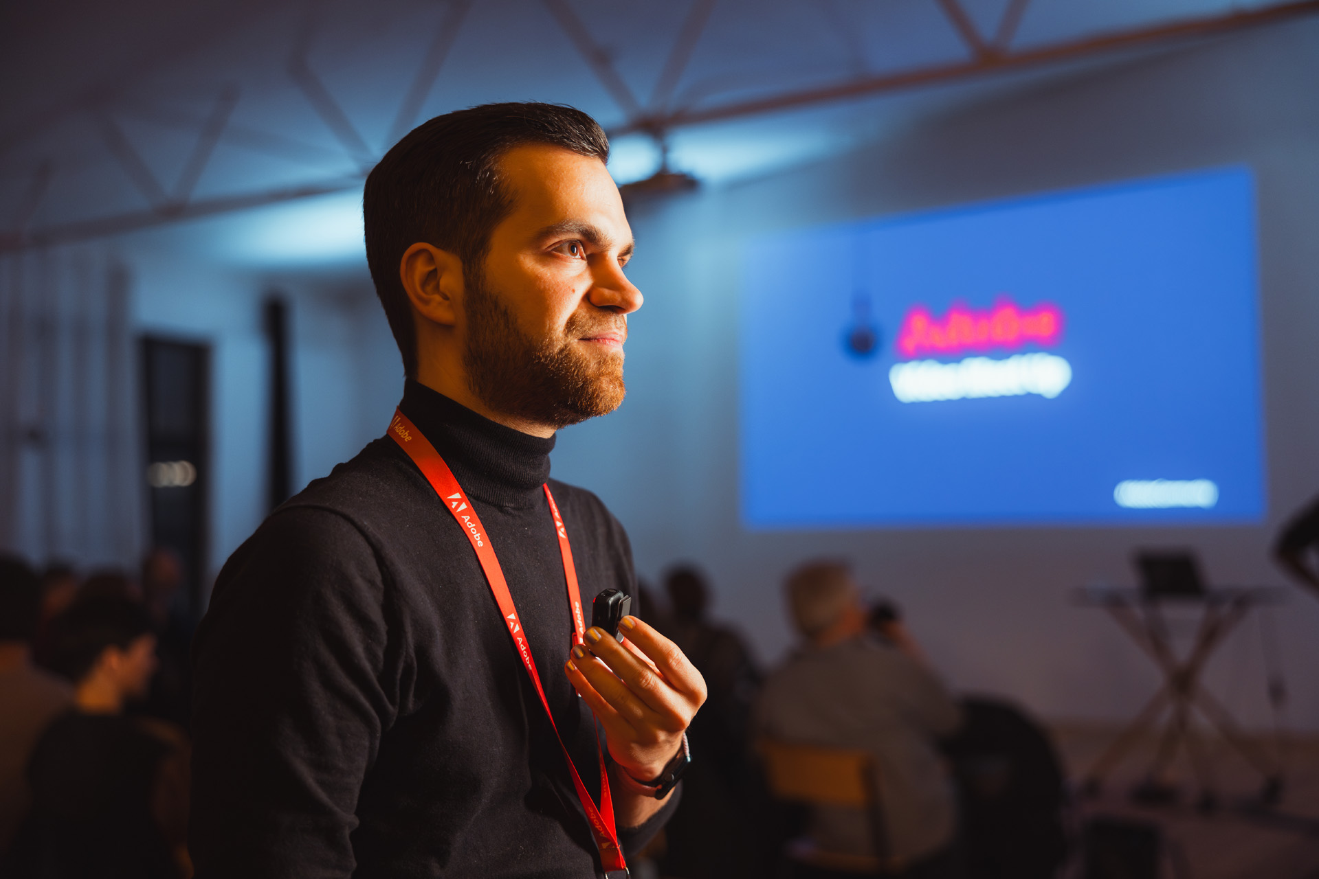 Portraitfoto eines Mitarbeiter auf einer Adobe Veranstaltung in München auf einer Eventreportage